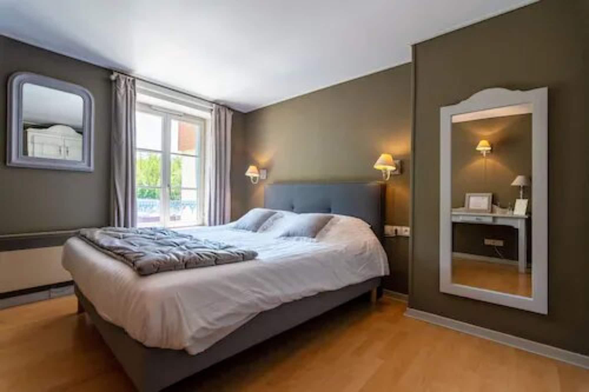 The Originals Boutique, Hotel De La Balance, Montbéliard Kültér fotó