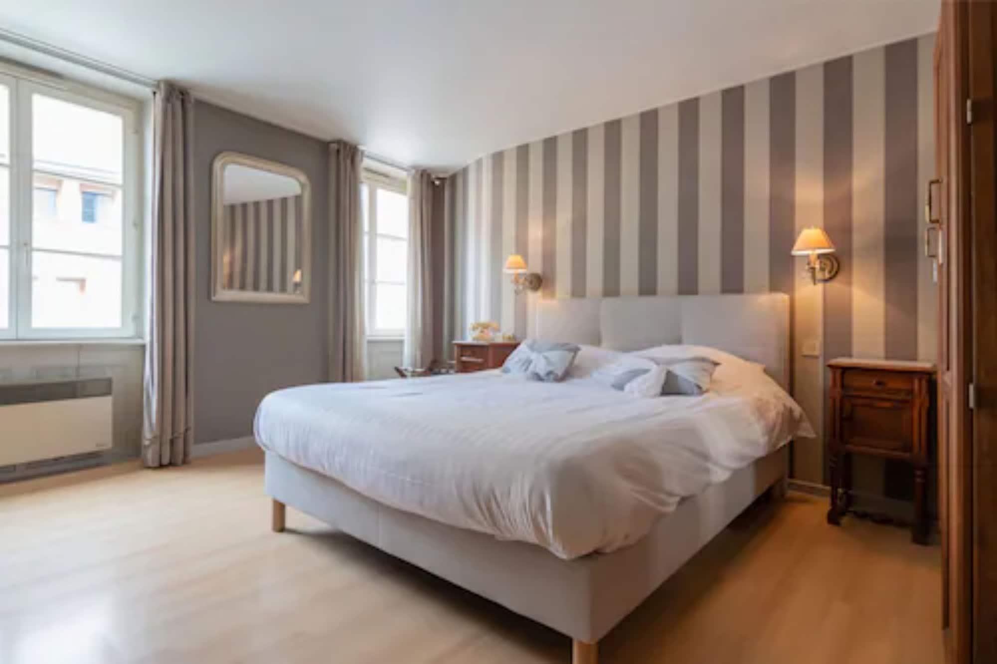 The Originals Boutique, Hotel De La Balance, Montbéliard Kültér fotó