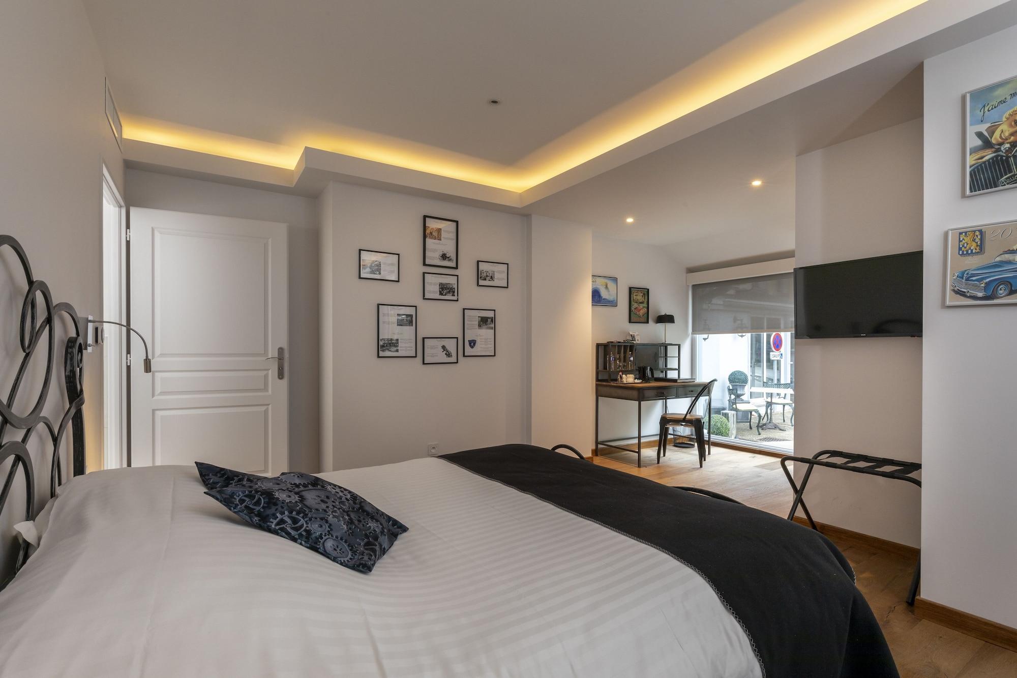 The Originals Boutique, Hotel De La Balance, Montbéliard Kültér fotó